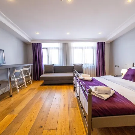 Deluxe Apart By Frame *