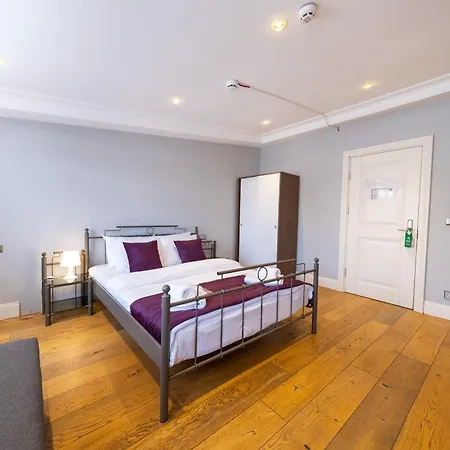 Deluxe Apart By Frame