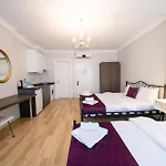 Deluxe Apart By Frame